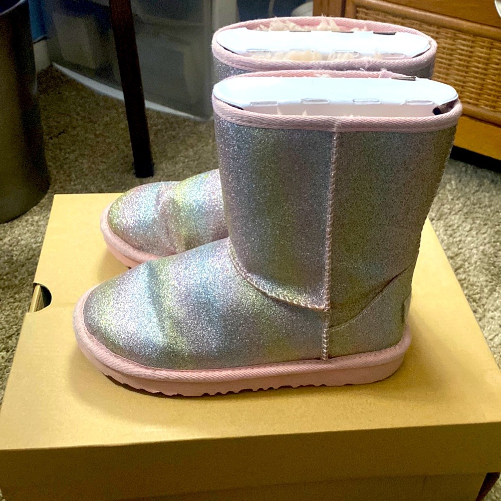 Ugg Kid’s Classic Glitter II